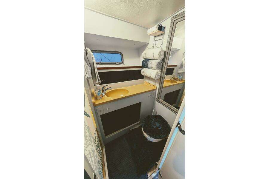 35ft Chris Craft Yacht For Sale