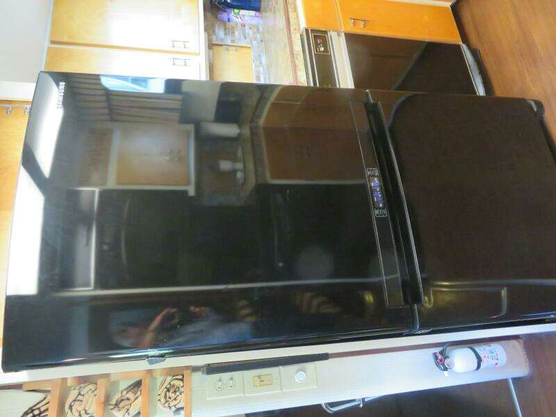 RIVE  GAUCHE 58ft Hatteras Yacht For Sale