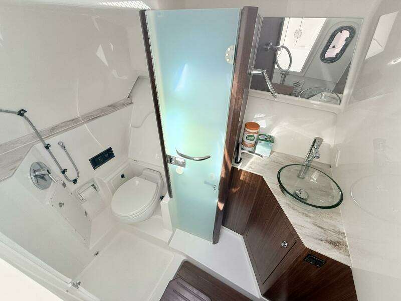 Pursuit 365 DC - SALTY GIRL - Head