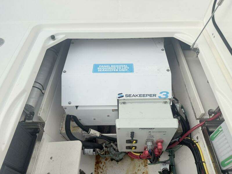 Pursuit 365 DC - SALTY GIRL - Seakeeper