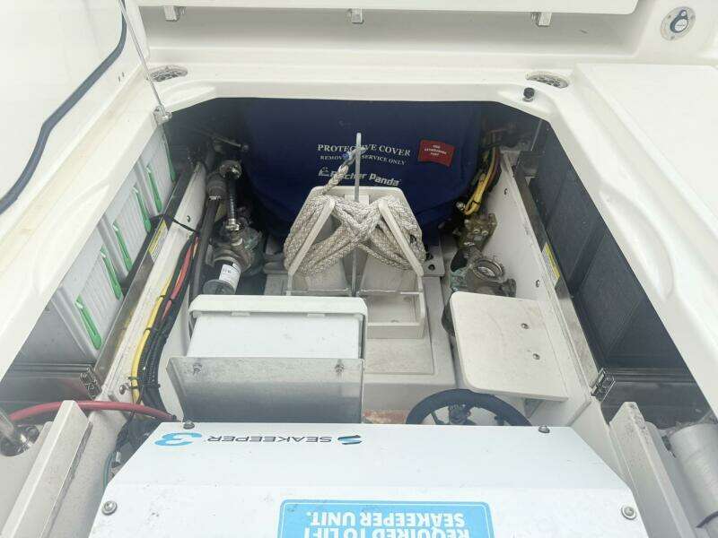 Pursuit 365 DC - SALTY GIRL - Seakeeper & Generator 