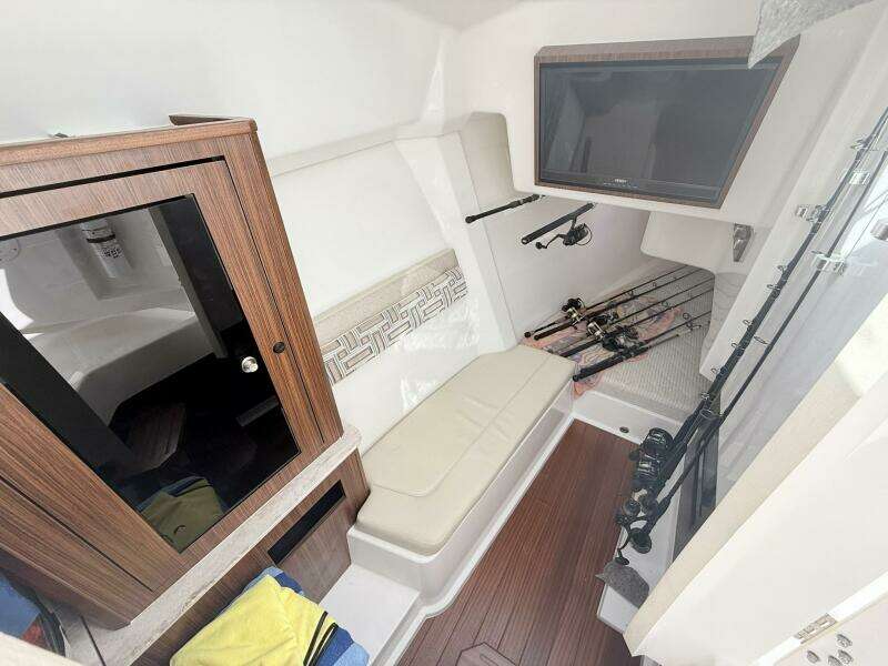 Pursuit 365 DC - SALTY GIRL - Cabin