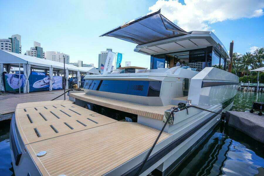60ft De Antonio Yacht For Sale
