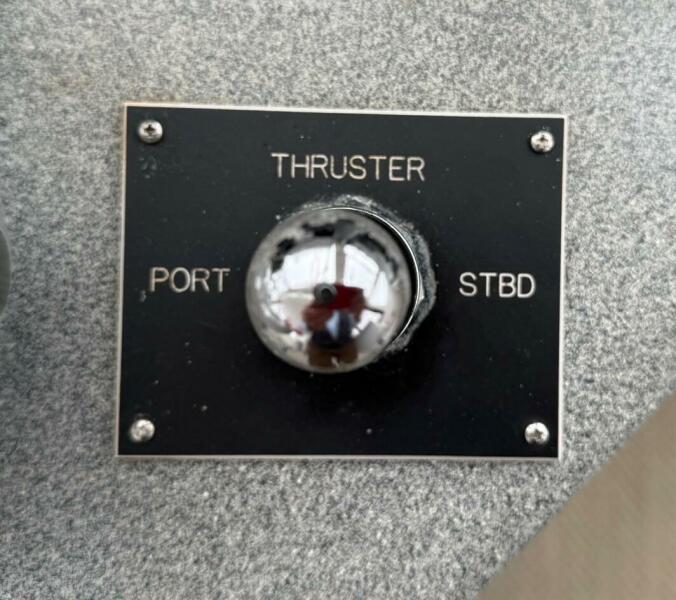 60' 1998 Viking Motor Yacht