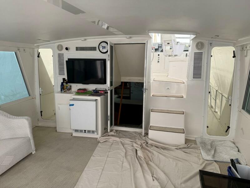 60' 1998 Viking Motor Yacht