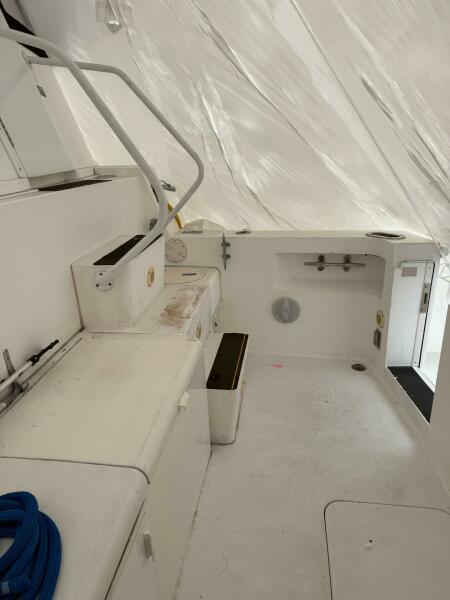 60' 1998 Viking Motor Yacht