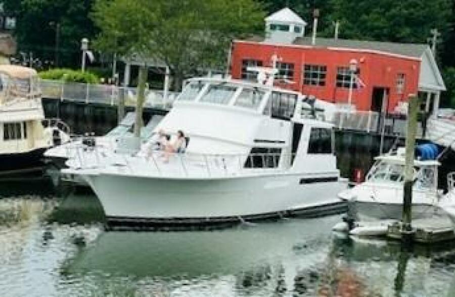 60' 1998 Viking Motor Yacht