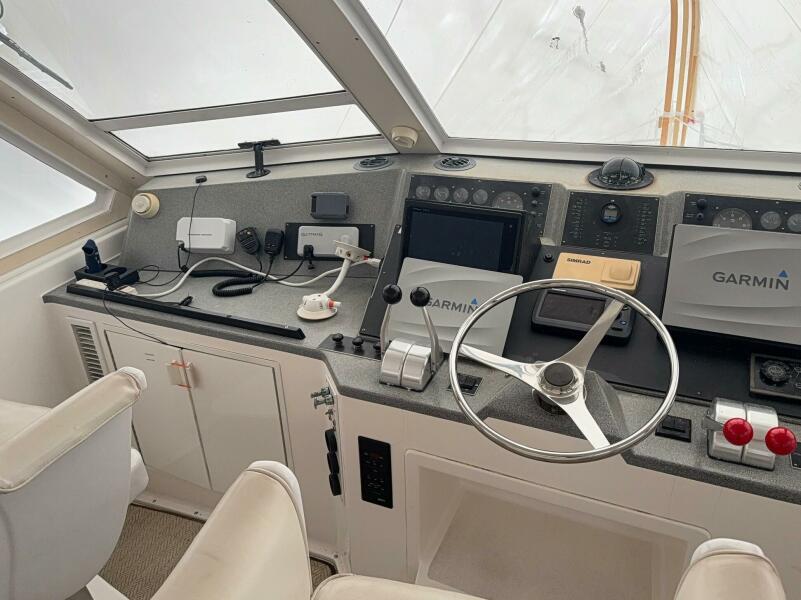 60' 1998 Viking Motor Yacht