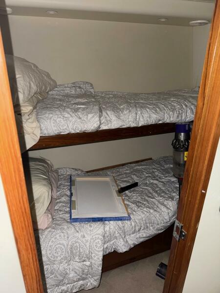 60' 1998 Viking Motor Yacht