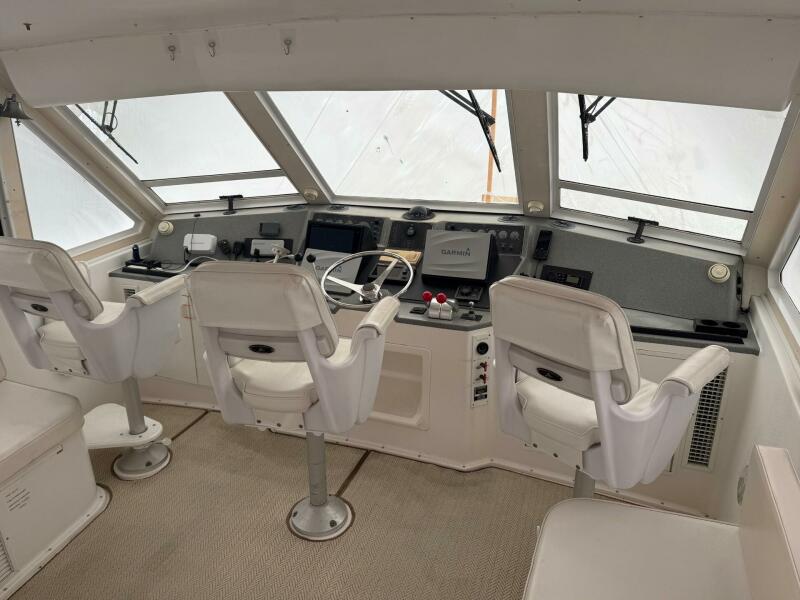 60' 1998 Viking Motor Yacht