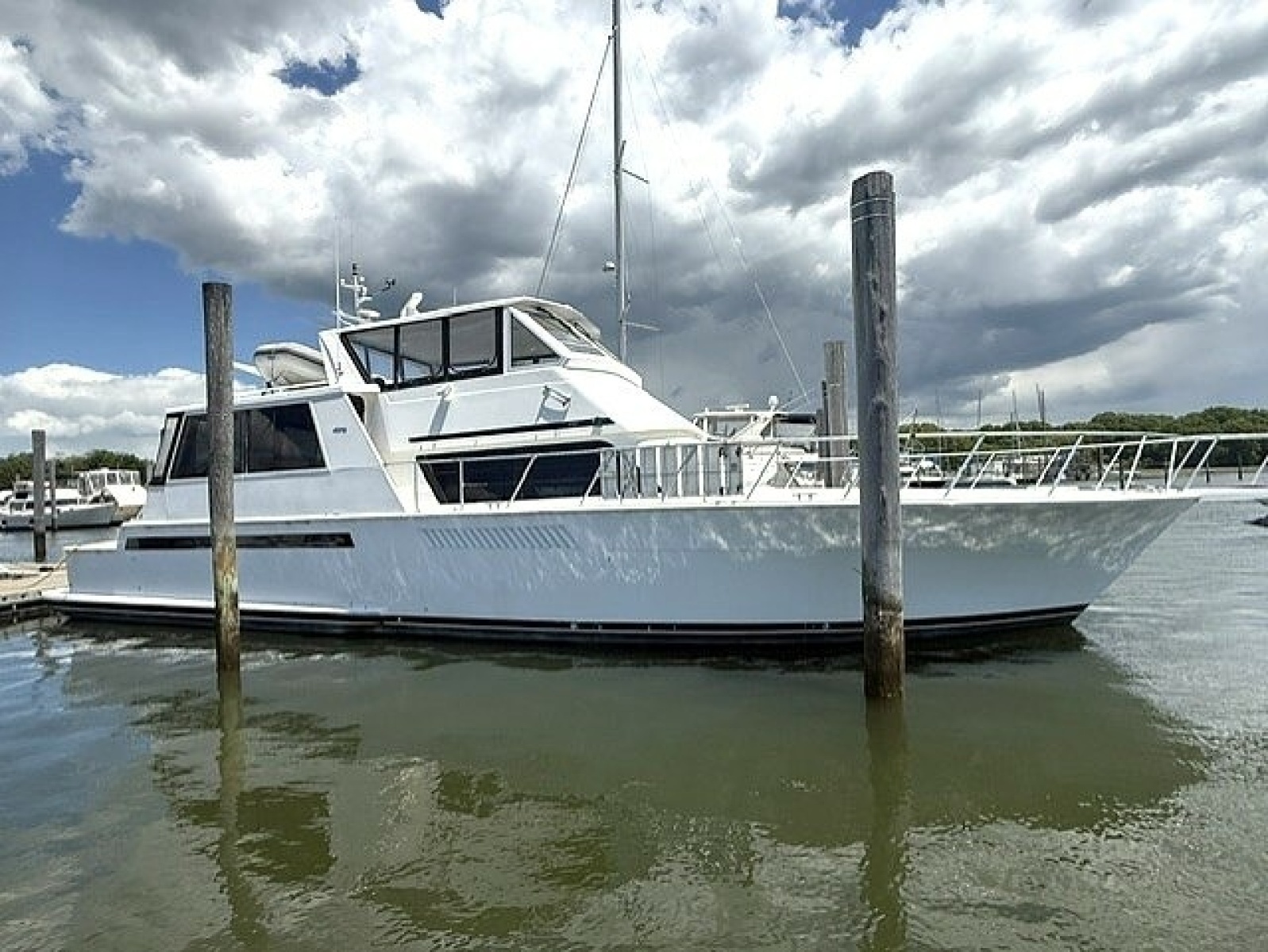 1998 Viking Motor Yacht