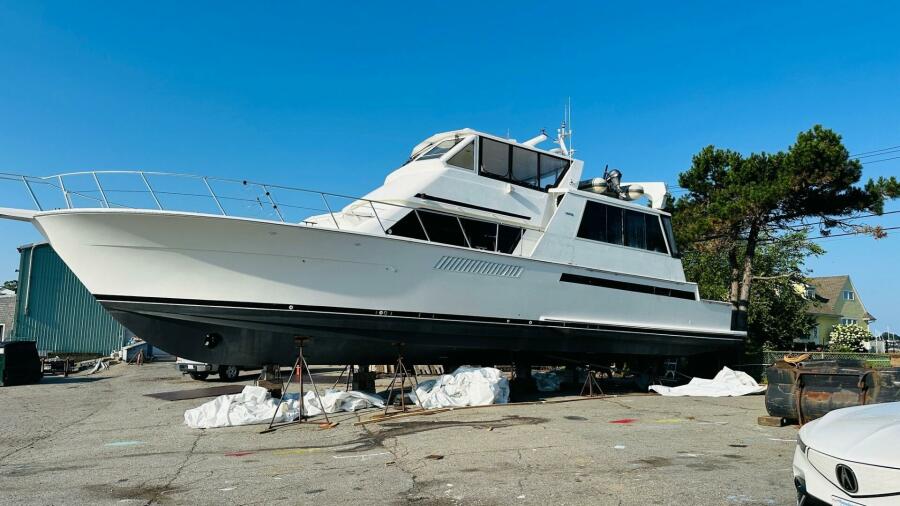 60' 1998 Viking Motor Yacht