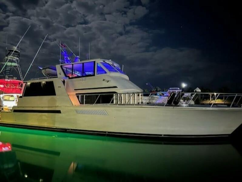 60' 1998 Viking Motor Yacht