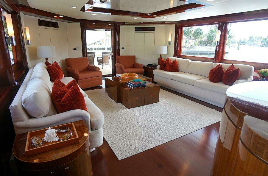 ROBIN S NEST 102ft Ocean Alexander Yacht For Sale