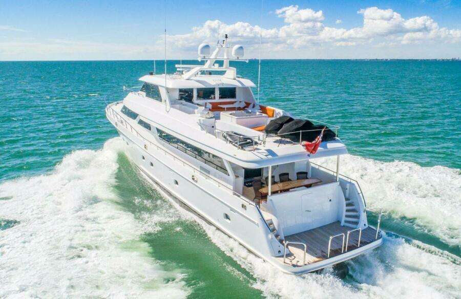 ROBIN S NEST 102ft Ocean Alexander Yacht For Sale