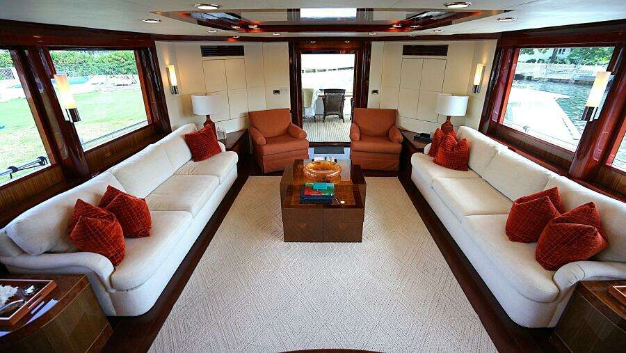ROBIN S NEST 102ft Ocean Alexander Yacht For Sale