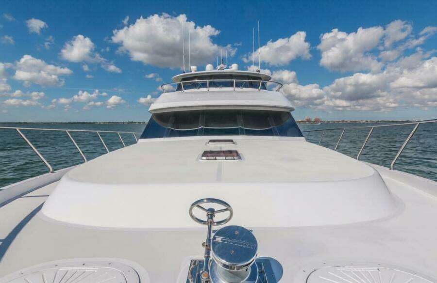 ROBIN S NEST 102ft Ocean Alexander Yacht For Sale