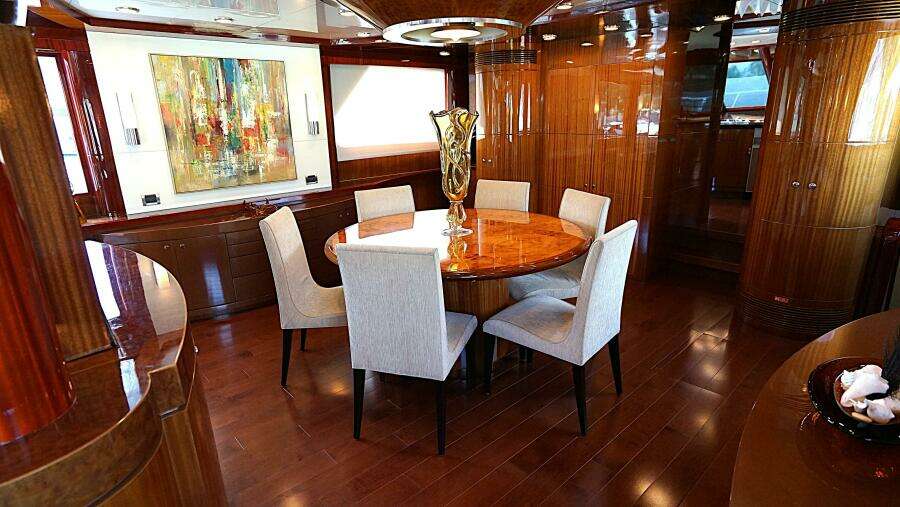 ROBIN S NEST 102ft Ocean Alexander Yacht For Sale