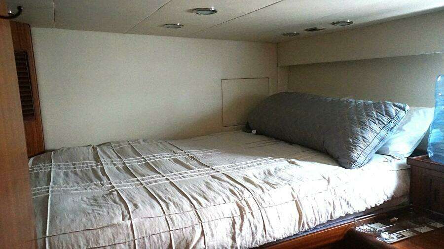 ROBIN S NEST 102ft Ocean Alexander Yacht For Sale