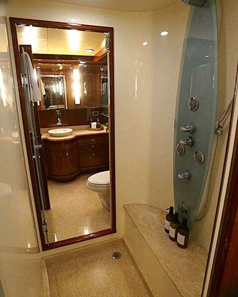 ROBIN S NEST 102ft Ocean Alexander Yacht For Sale