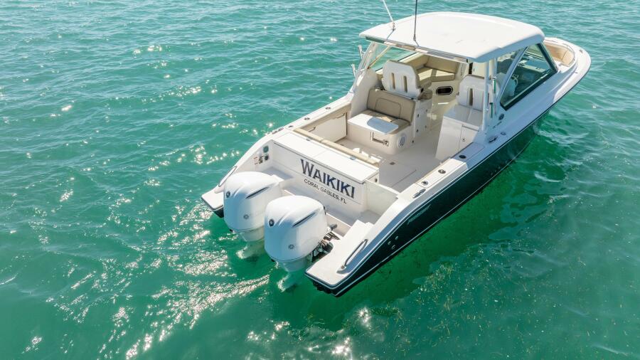 32' 2017 Pursuit DC 325