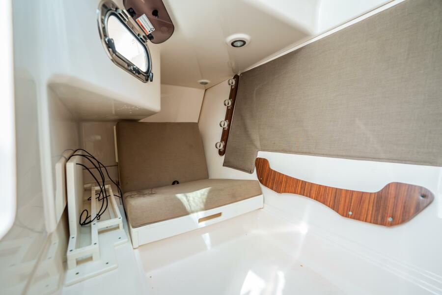 32' 2017 Pursuit DC 325