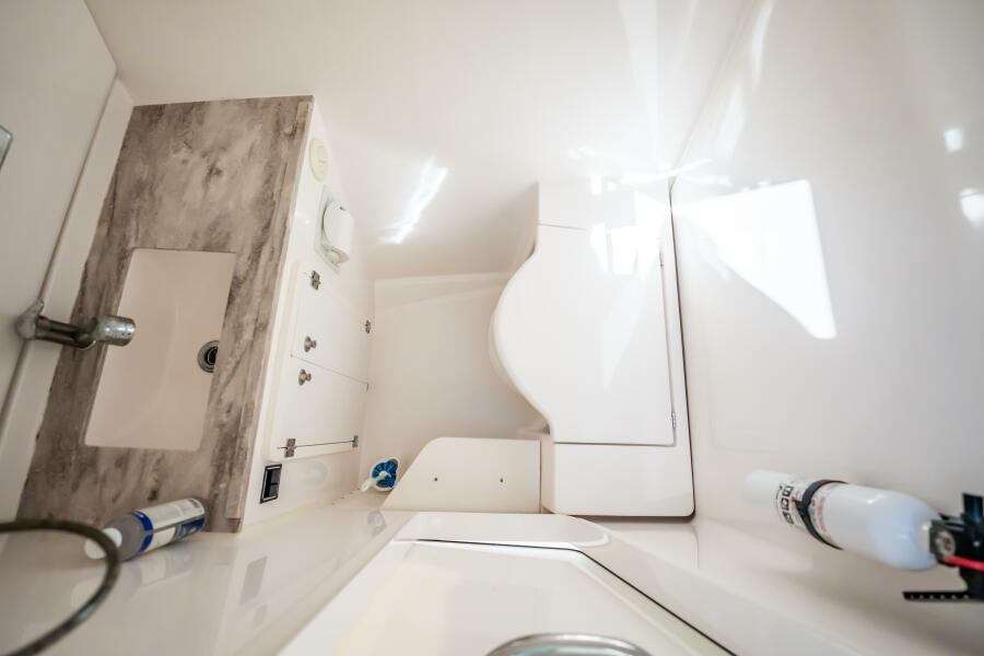 32' 2017 Pursuit DC 325