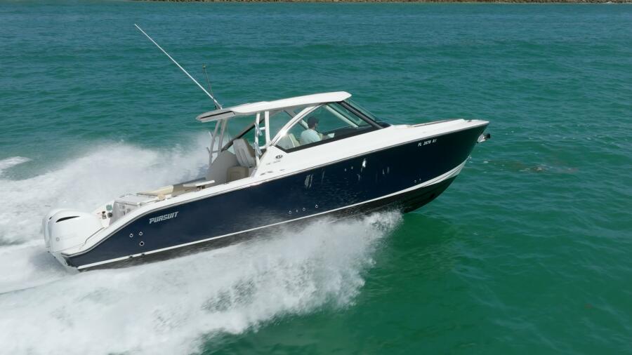 32' 2017 Pursuit DC 325