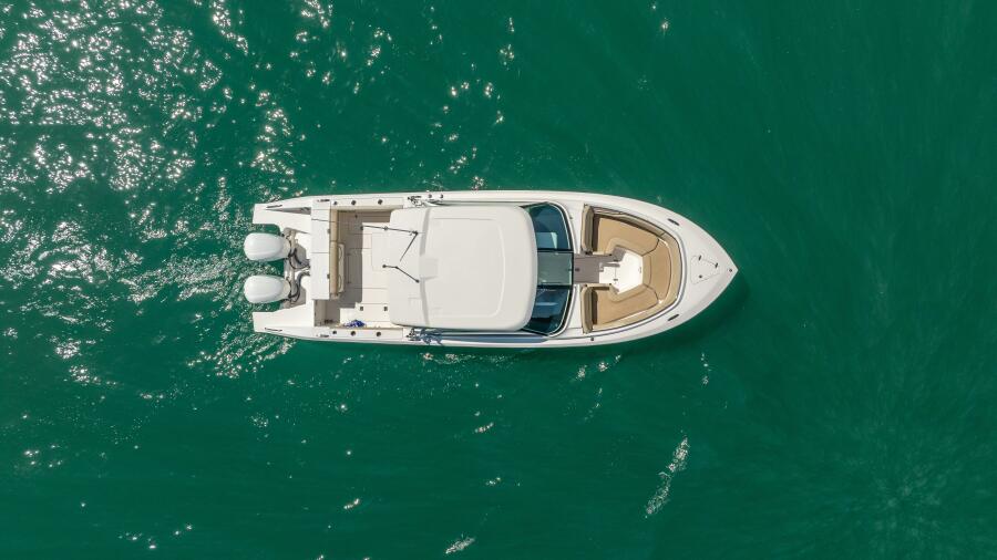 32' 2017 Pursuit DC 325