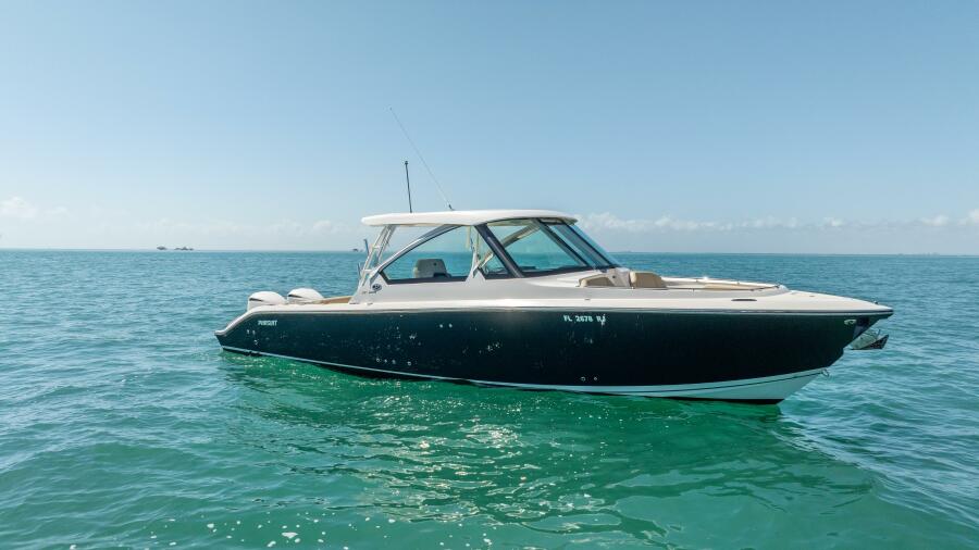 32' 2017 Pursuit DC 325