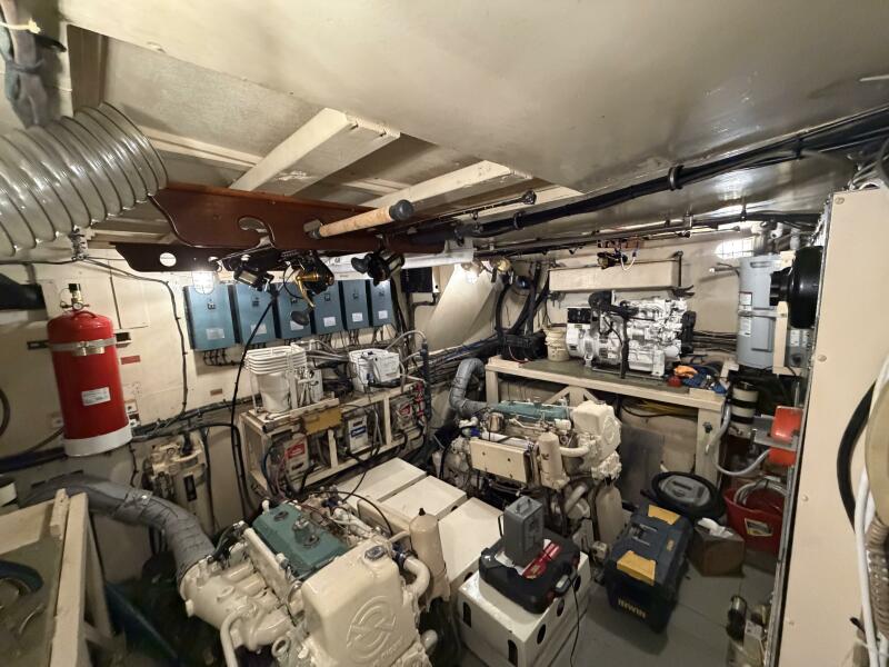 58' 1975 Hatteras 58 LRC