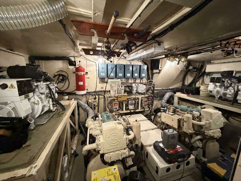 Turtle IV 58ft Hatteras Yacht For Sale