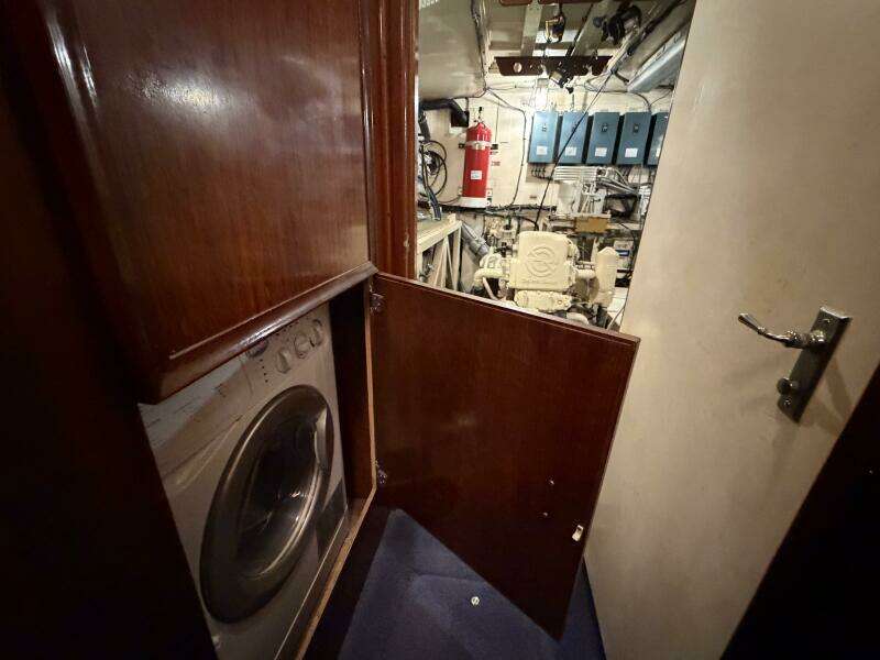 Turtle IV 58ft Hatteras Yacht For Sale