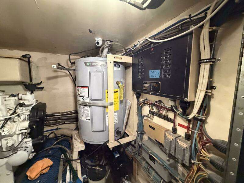 Turtle IV 58ft Hatteras Yacht For Sale