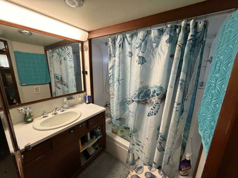 Turtle IV 58ft Hatteras Yacht For Sale