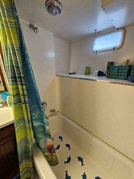 Turtle IV 58ft Hatteras Yacht For Sale