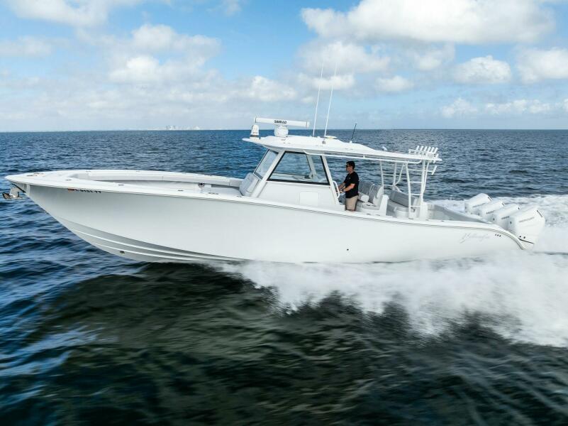 42' 2024 Yellowfin 42 Offshore