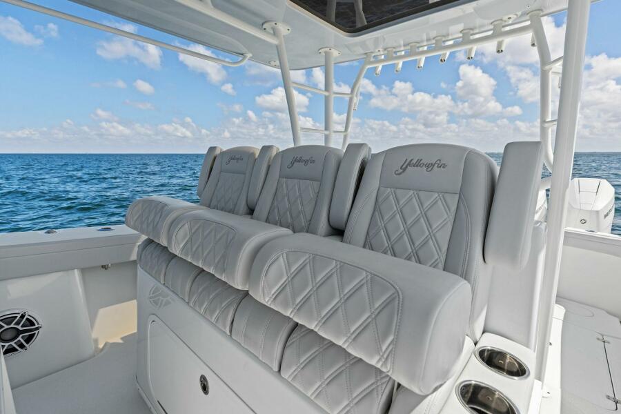 42' 2024 Yellowfin 42 Offshore