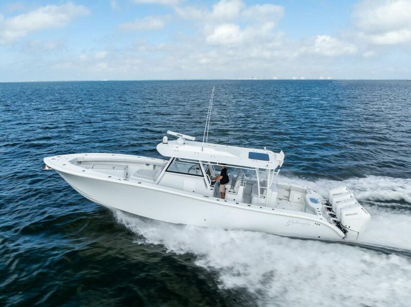 42' 2024 Yellowfin 42 Offshore