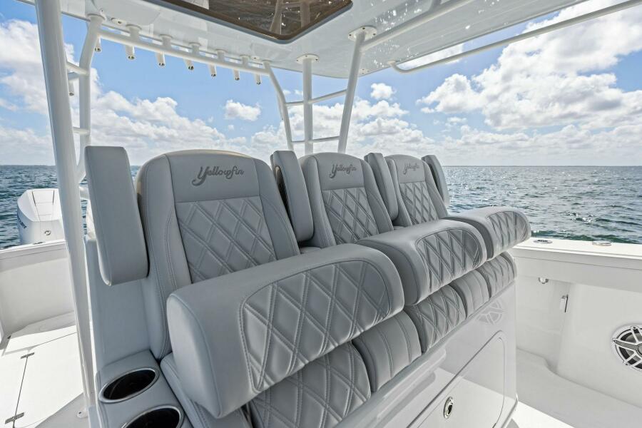 42' 2024 Yellowfin 42 Offshore