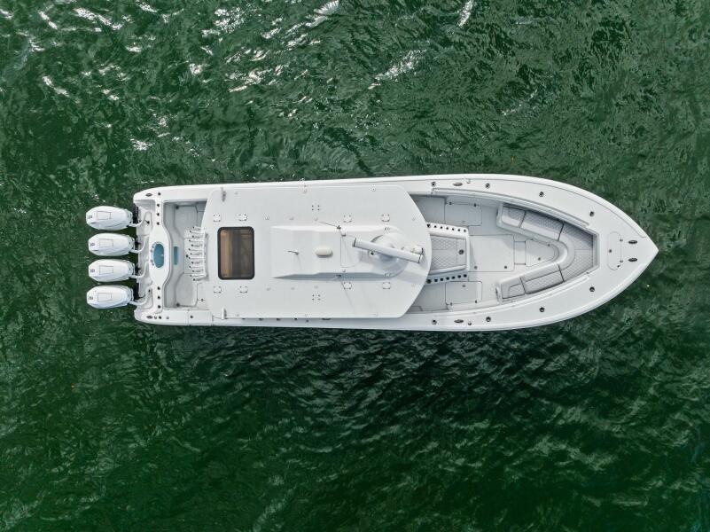 42' 2024 Yellowfin 42 Offshore