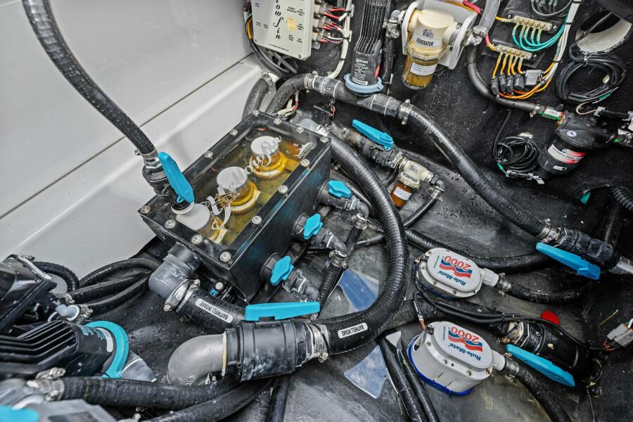 42' 2024 Yellowfin 42 Offshore