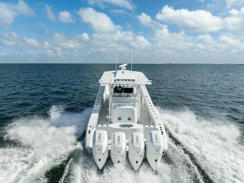 42' 2024 Yellowfin 42 Offshore