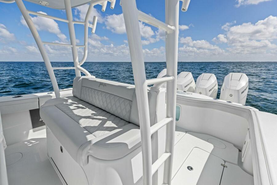 42' 2024 Yellowfin 42 Offshore