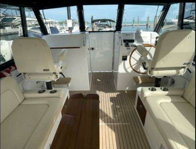 Lucky Boys 38ft MJM Yacht For Sale