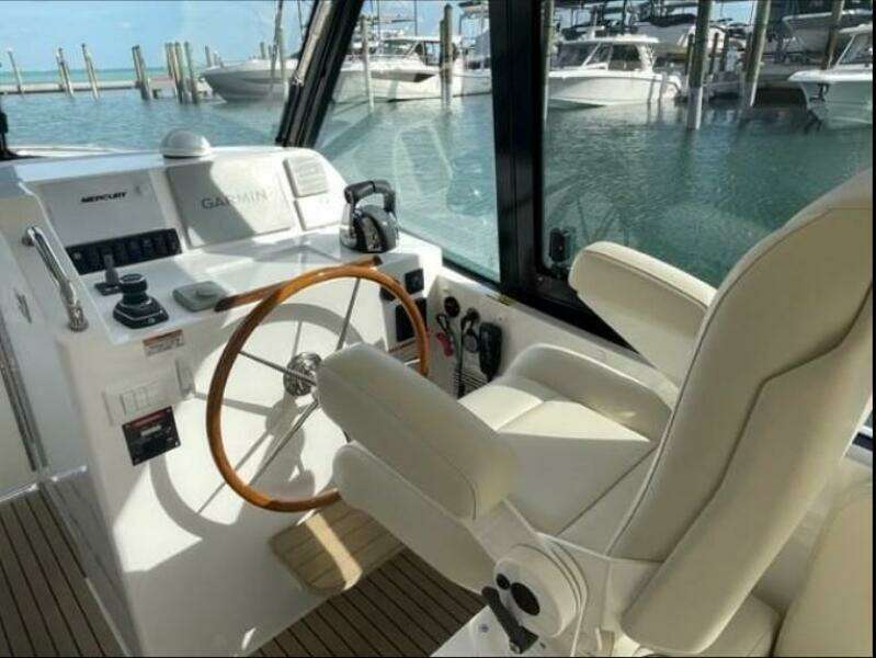 Lucky Boys 38ft MJM Yacht For Sale