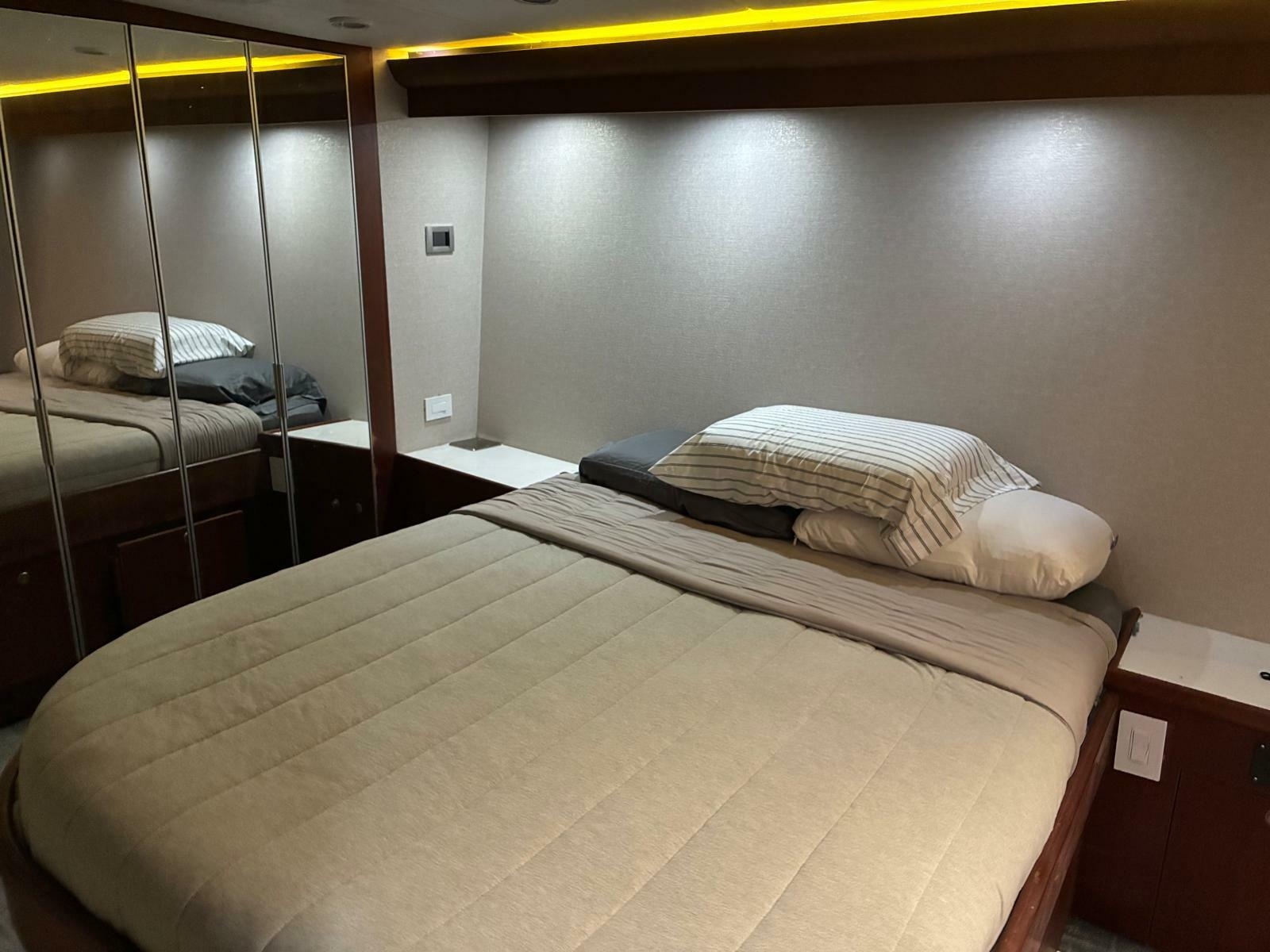 61' 2001 Buddy Davis SPORTFISH