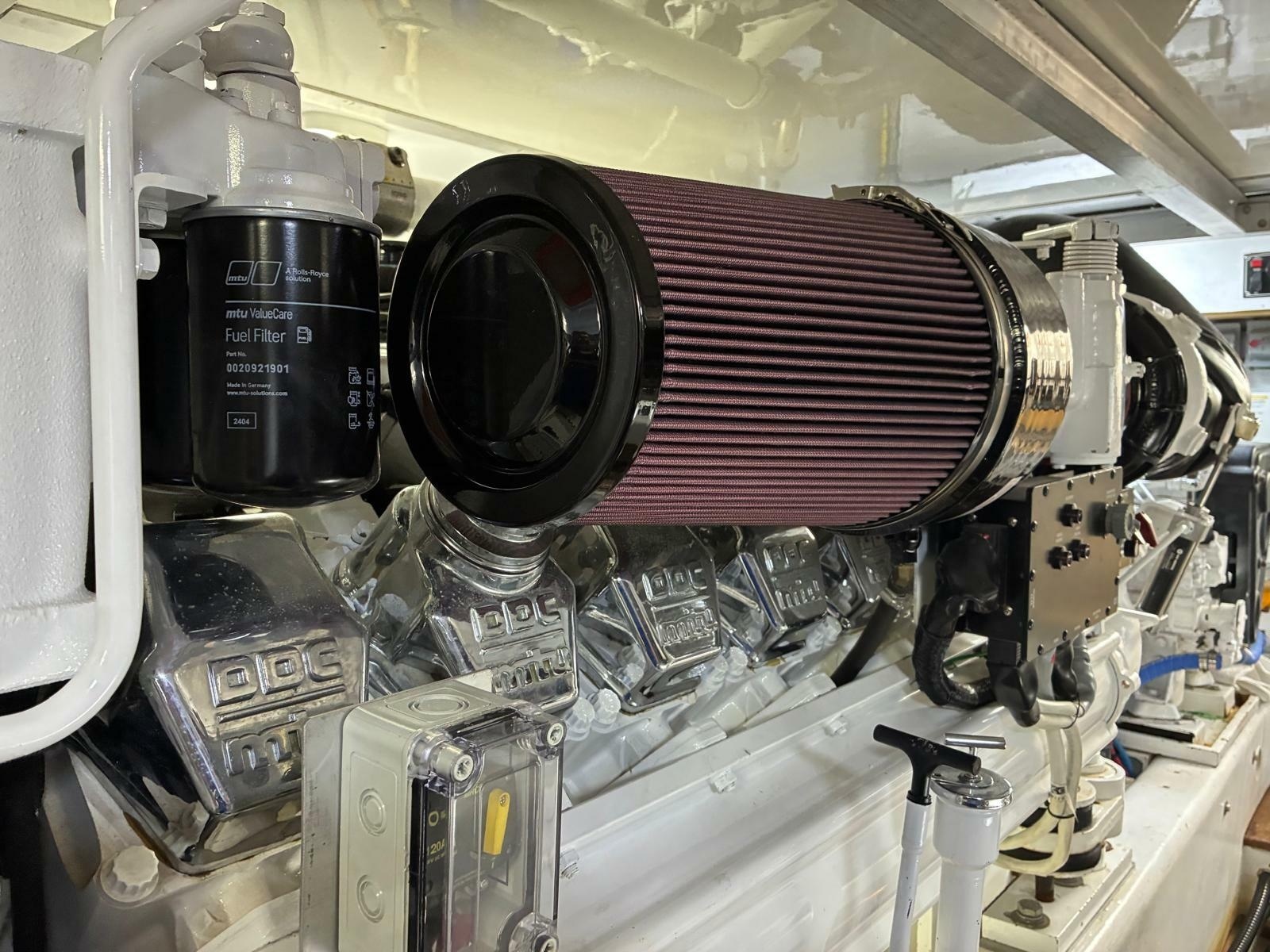 61' 2001 Buddy Davis SPORTFISH