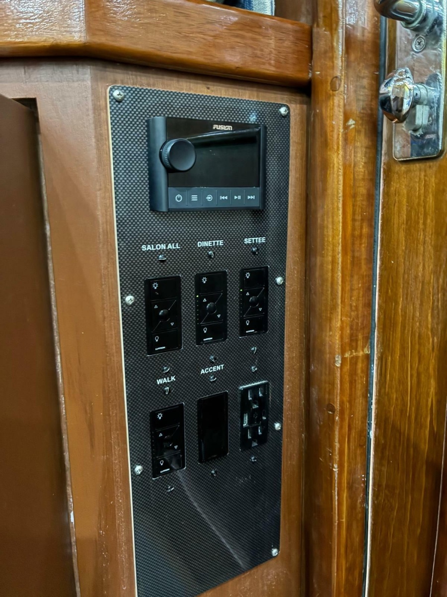 61' 2001 Buddy Davis SPORTFISH