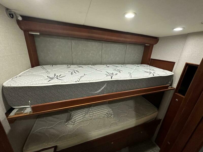 61' 2001 Buddy Davis SPORTFISH